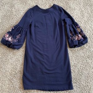 EUC. LOFT dress blue with embroidered sleeves XS
